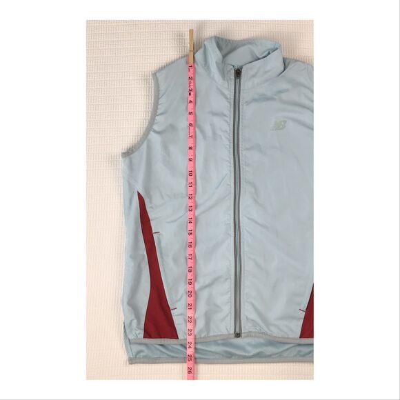 New Balance Womens Windbreaker Vest Medium Vented Training Zip Pockets Blue Red - Picture 10 of 12